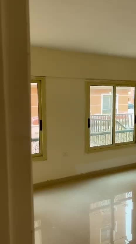 Unfurnished room with window, Kemet Compound apartment for rent | غرفة غير مفروشة بنافذة، شقة للإيجار في كمبوند كيميت