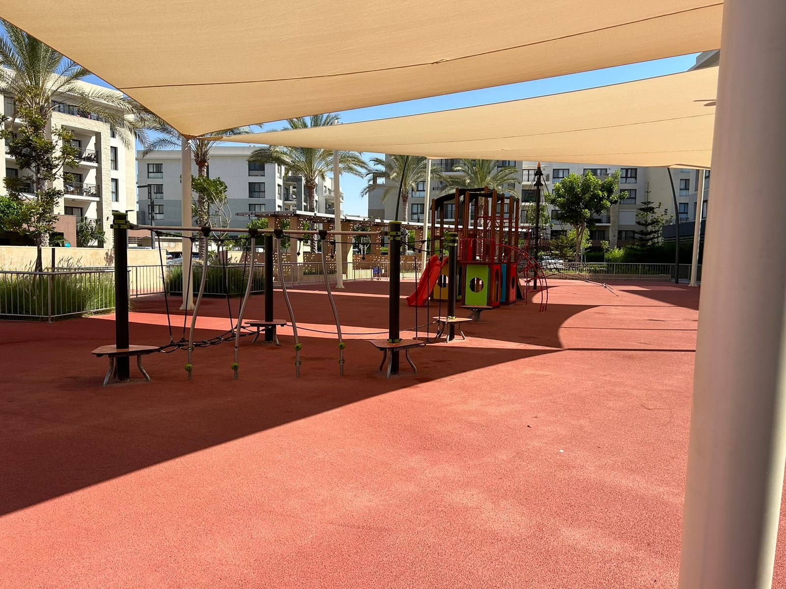 20-marassi-marina-280-14 Children playground with slide and swings, chalet for rent in Marassi Marina 1, North Coast - R&C Estate | منطقة ألعاب أطفال بزحليقة ومراجيح، شاليه للإيجار في مراسي مارينا 1، الساحل الشمالي - R&C Estate