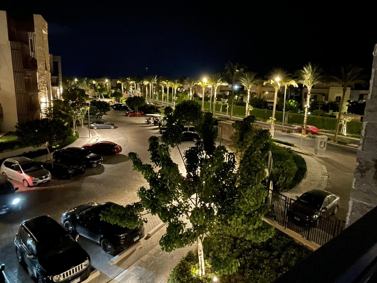 20-marassi-marina-281-14 Night view of Marina surroundings, second-floor chalet for rent in Marassi Marina 1, Sidi Abd El Rahman, North Coast - R&C Estate | إطلالة ليلية على محيط المارينا، شاليه دور ثانٍ للإيجار في مراسي مارينا 1، سيدي عبد الرحمن، الساحل الشمالي - R&C Estate