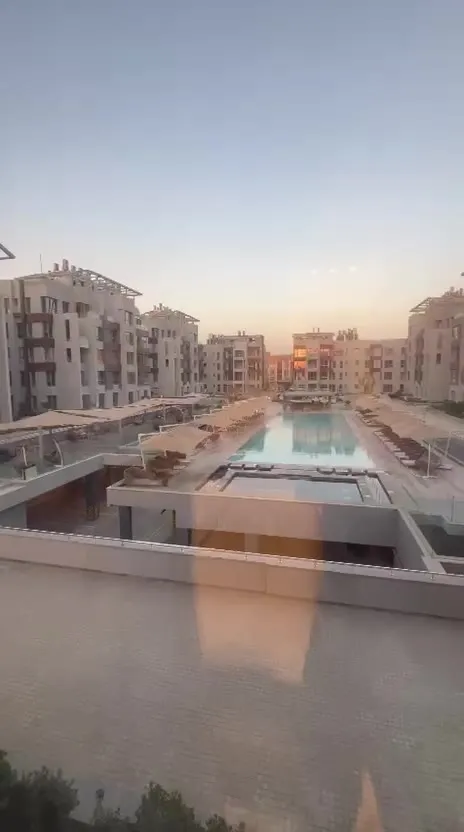شقة فندقية للبيع في جي دبليو ماريوت، ميراج سيتي | 80 متر، إطلالة على حمام السباحة