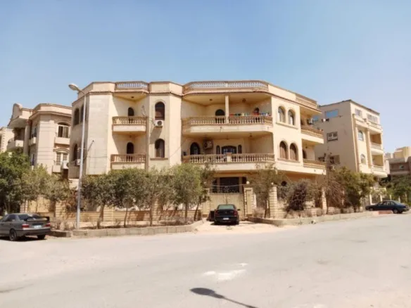 Villa building exterior in District 2 Fifth Settlement - واجهة مبنى فيلا في الحي الثاني التجمع الخامس - مبنى التجمع الخامس