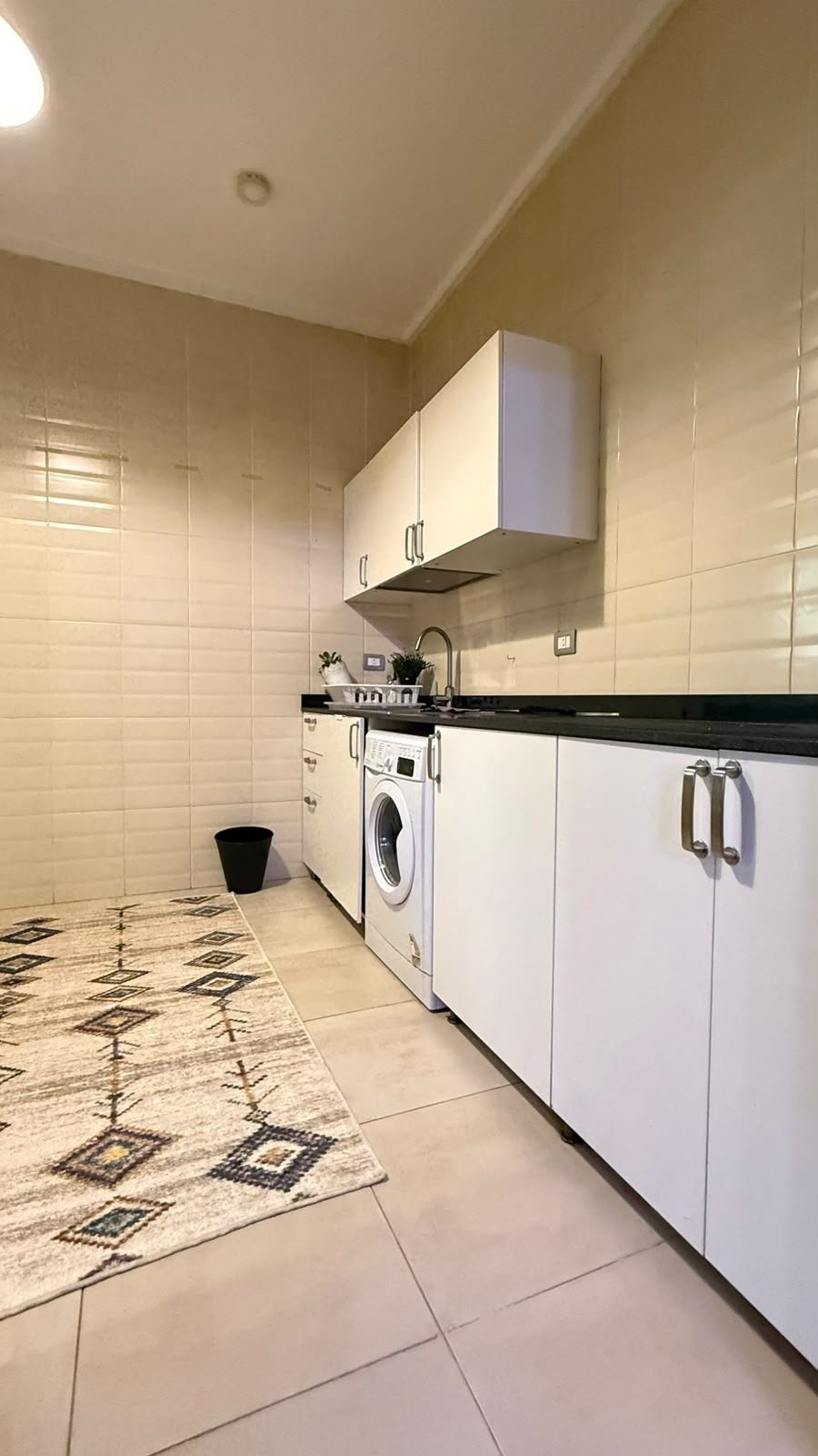 Equipped kitchen, The Village apartment for sale | مطبخ مجهز، شقة للبيع في ذا فيلدج