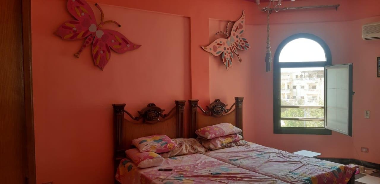 26-district2-villa-building-sale-435-04 Pink bedroom, District 2 villa building for sale | غرفة نوم وردية، مبنى فيلا للبيع في الحي الثاني