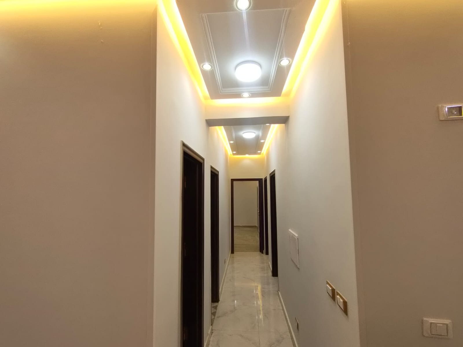 Interior corridor, Paradise El Mohandeseen apartment for rent | الممر الداخلي، شقة للإيجار في براديس المهندسين