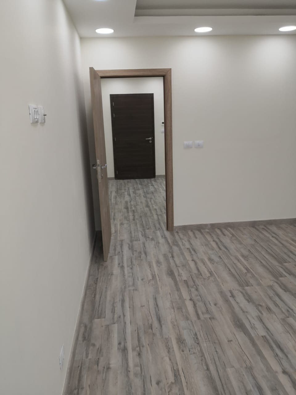 3-174-2 Interior hall of the Trivium Square office