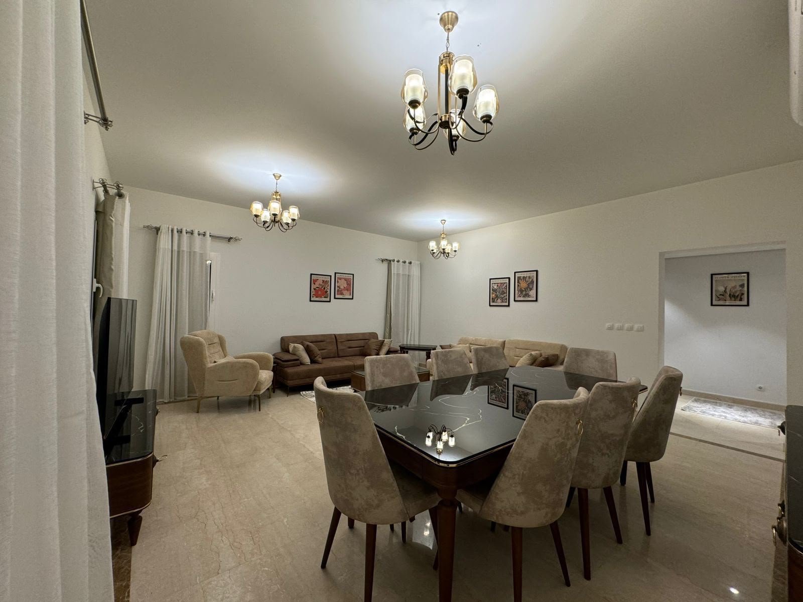 3-mivida-boulevard-apartment-rent-327-02 Dining and reception area, apartment for rent in Mivida Boulevard, New Cairo | منطقة الطعام والريسيبشن، شقة للإيجار في ميفيدا البوليفارد، القاهرة الجديدة