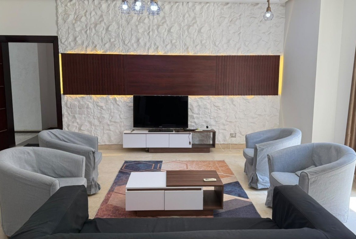 Furnished reception, The Village garden apartment for sale | ريسيبشن مفروش، شقة بحديقة للبيع في ذا فيلدج