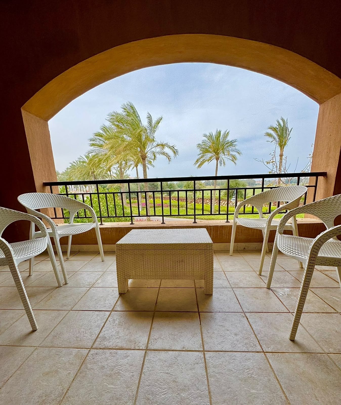 31-marassi-verdi-282-02 Furnished covered terrace with greenery view, penthouse for rent in Marassi Verdi, Sidi Abd El Rahman, North Coast - R&C Estate | تراس مغطى مفروش بإطلالة على المساحات الخضراء، بنتهاوس للإيجار في مراسي فيردي، سيدي عبد الرحمن، الساحل الشمالي - R&C Estate