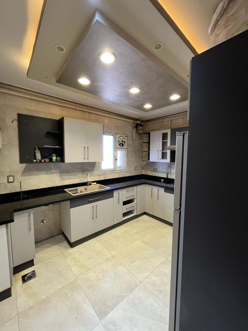 31-the-square-apartment-rent-444-05 Fitted kitchen, The Square apartment for rent | مطبخ مجهز، شقة للإيجار في ذا سكوير