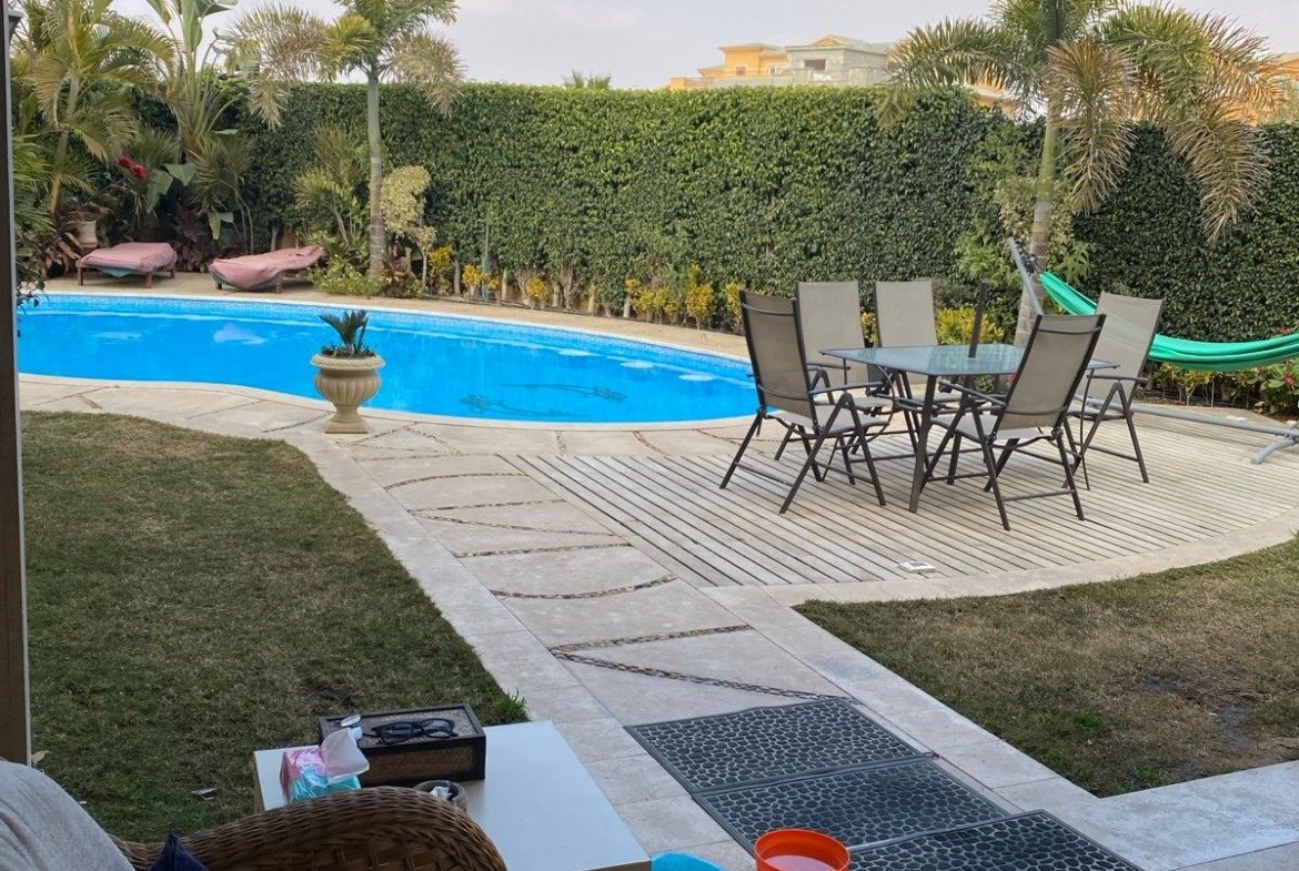 Garden seating beside pool, Deyar twin house for sale | جلسة الحديقة بجوار حمام السباحة، توين هاوس للبيع في ديار