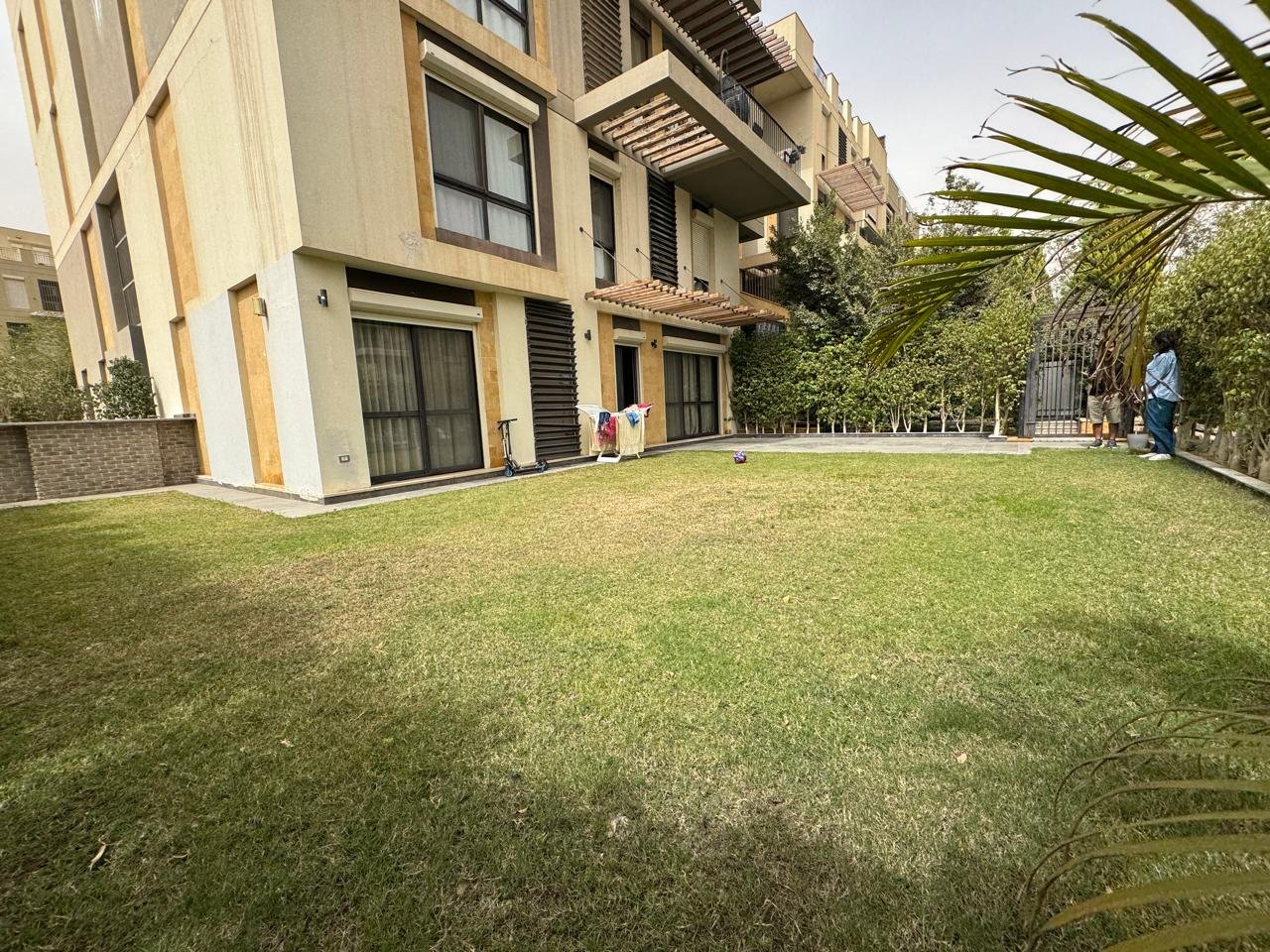 Eastown duplex private garden and exterior | الحديقة الخاصة وواجهة دوبلكس إيستاون