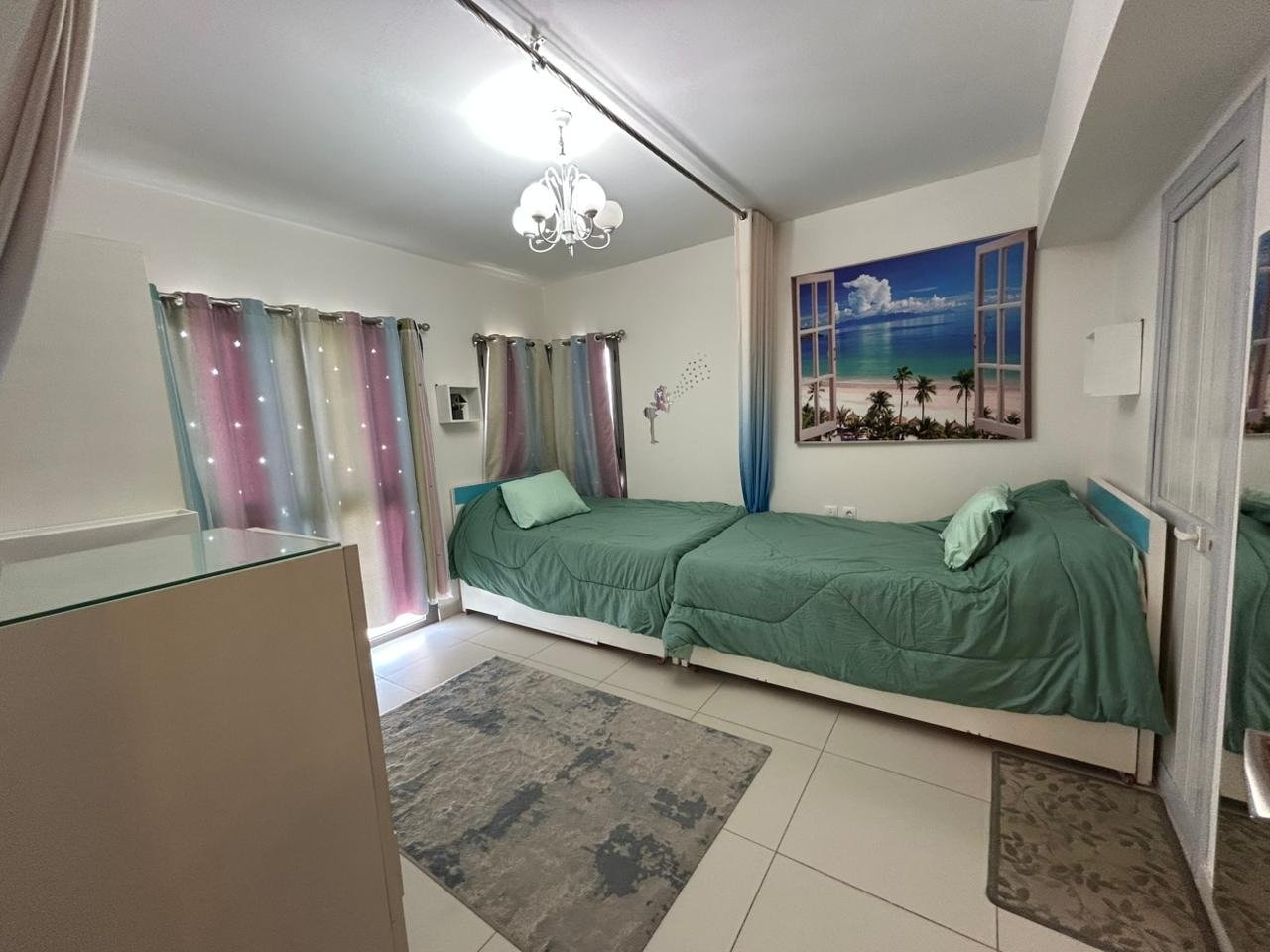 Bedroom with two beds, Marassi Marina 2 North Coast chalet for rent | غرفة بسريرين، شاليه للإيجار في مراسي مارينا 2 الساحل الشمالي