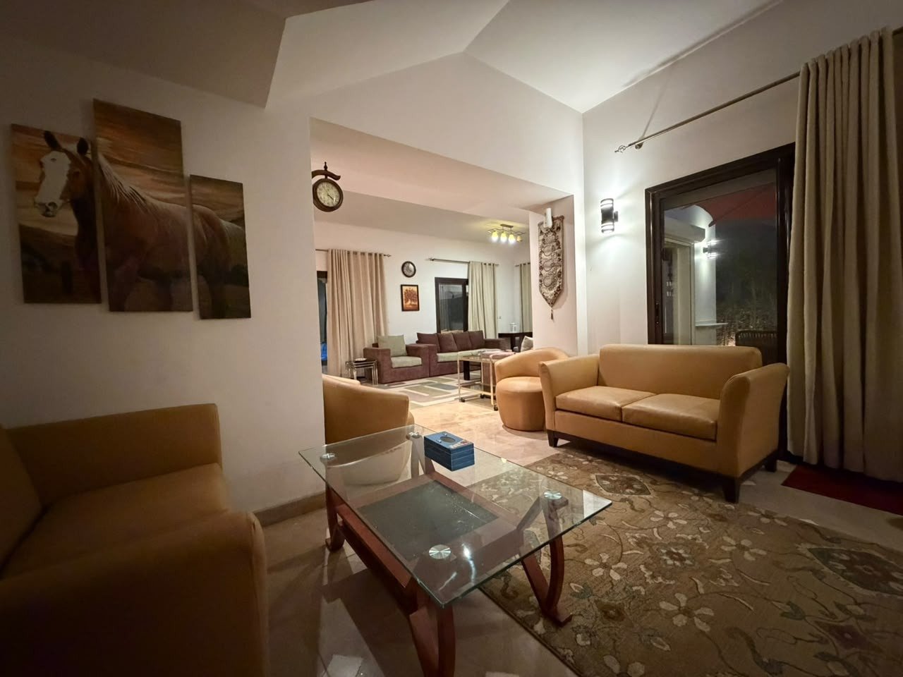 4-marassi-victoria-291-03 Reception seating, villa for rent in Marassi Victoria, North Coast | جلسة الريسيبشن، فيلا للإيجار في مراسي فيكتوريا، الساحل الشمالي