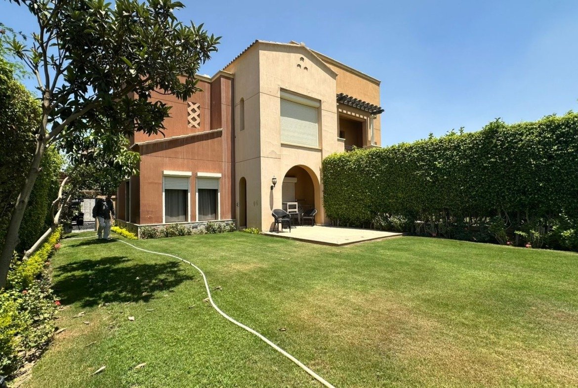 Twin house garden and exterior, Mivida twin house for sale or rent | حديقة التوين هاوس والواجهة، توين هاوس للبيع أو للإيجار في ميفيدا