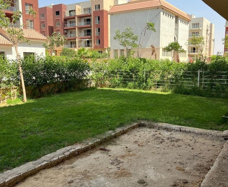 Private garden and surrounding buildings in Promenade, Fifth Settlement, New Cairo, apartment for sale | الحديقة الخاصة والمباني المحيطة في برومناد التجمع الخامس، شقة للبيع