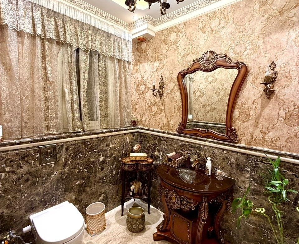 Marble bathroom, Deyar twin house for sale | حمام رخامي، توين هاوس للبيع في ديار