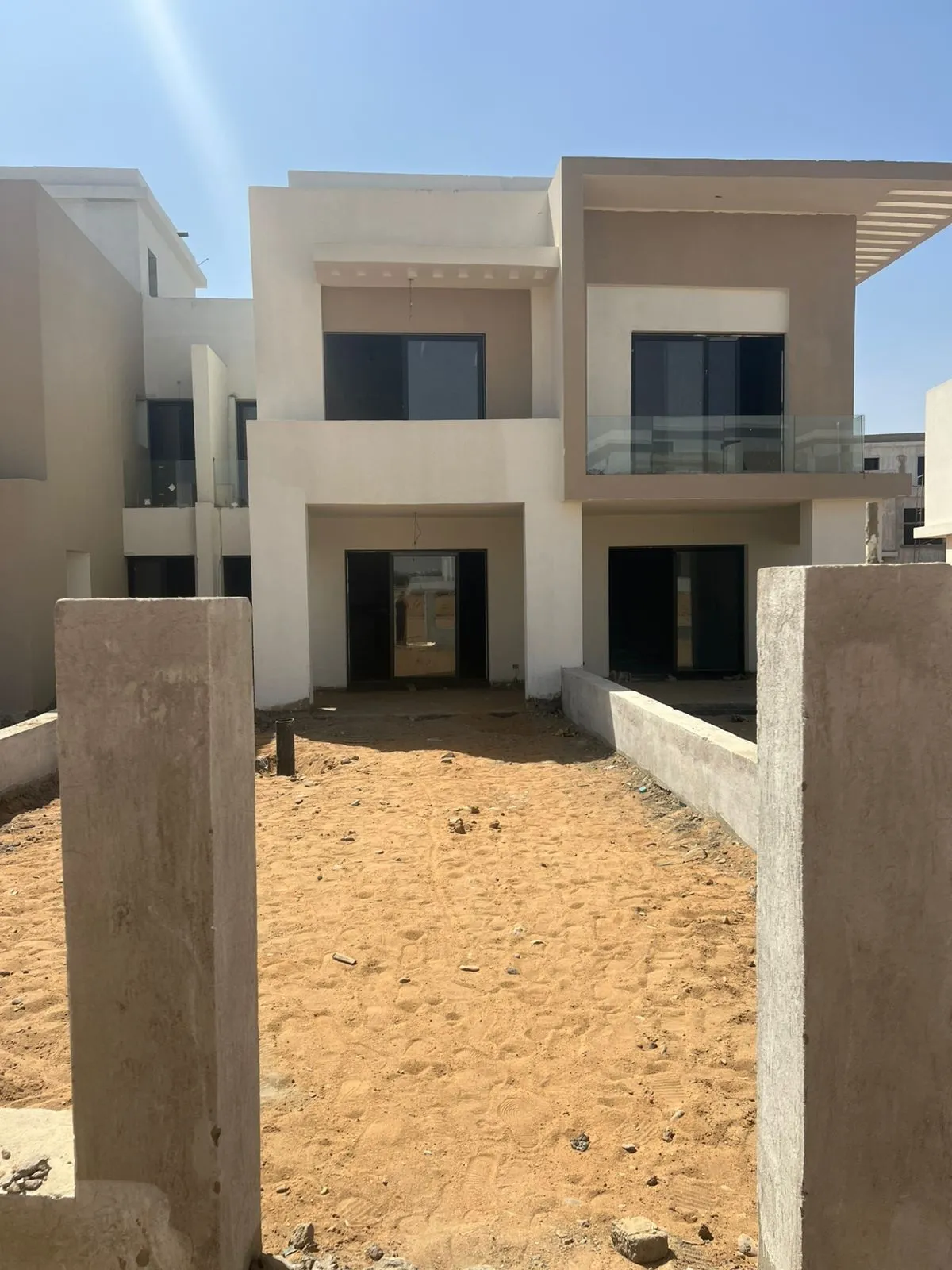 Facade and front garden, middle townhouse for sale in Hyde Park, Fifth Settlement, New Cairo | واجهة وحديقة أمامية، تاون هاوس ميدل للبيع في هايد بارك، التجمع الخامس، القاهرة الجديدة