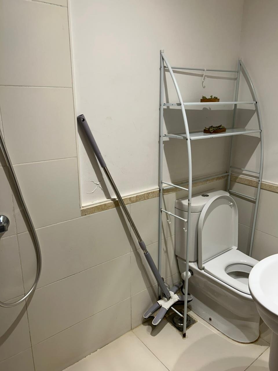 Shower and bathroom fittings, Marassi Marina 2 North Coast chalet for rent | دش وتجهيزات الحمام، شاليه للإيجار في مراسي مارينا 2 الساحل الشمالي