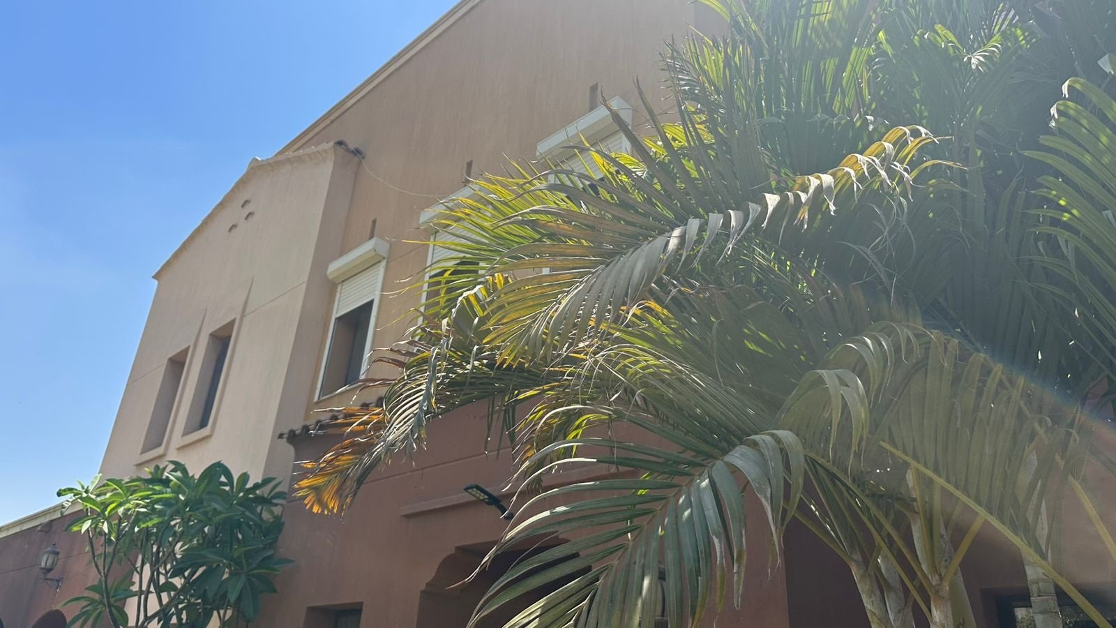 5-mivida-twin-sale-254-04 Twin house side exterior, Mivida twin house for sale or rent | واجهة جانبية للتوين هاوس، توين هاوس للبيع أو للإيجار في ميفيدا