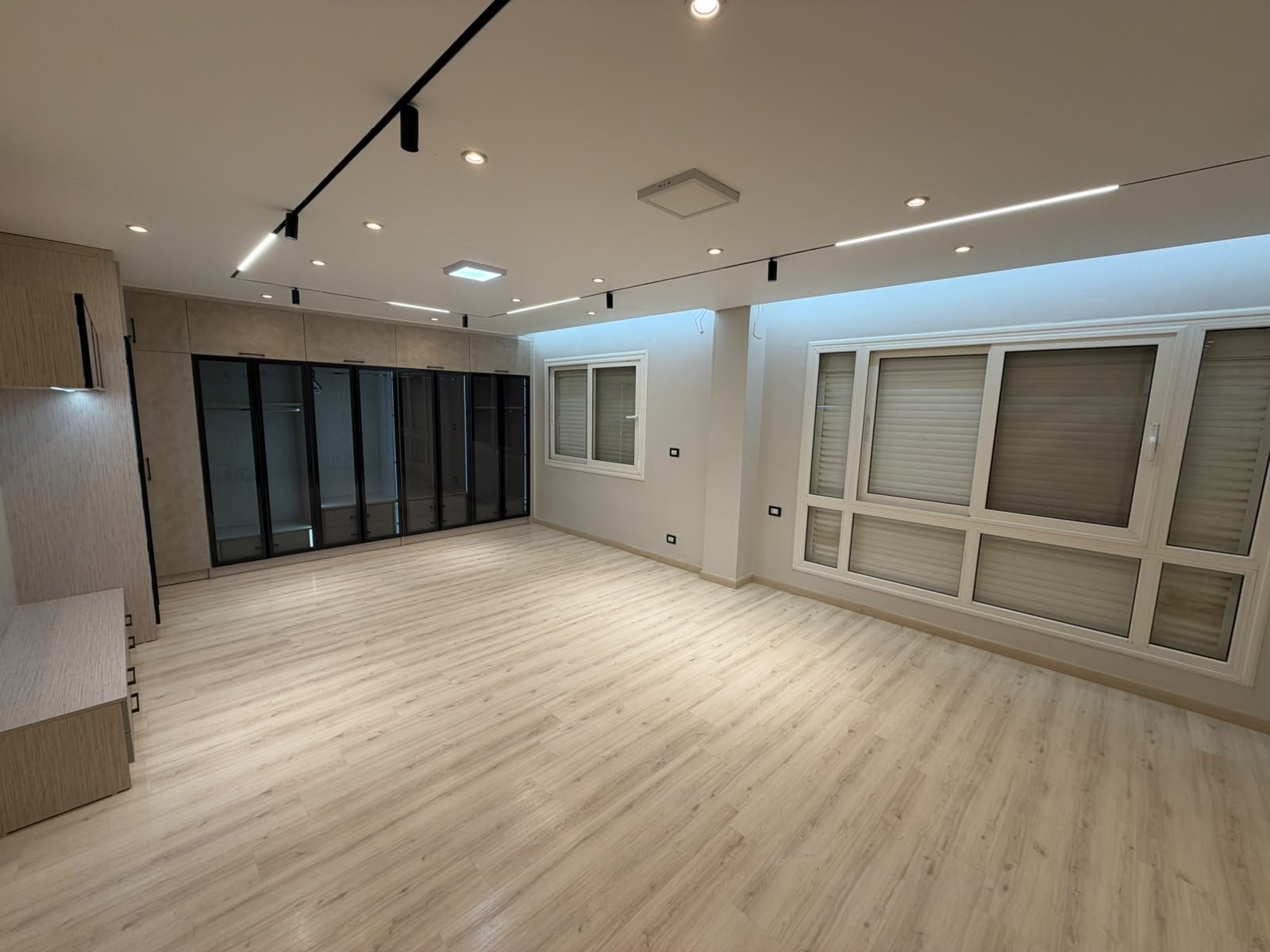 Apartment for Sale in Madinaty B12 - 8 Bedrooms, Garden View