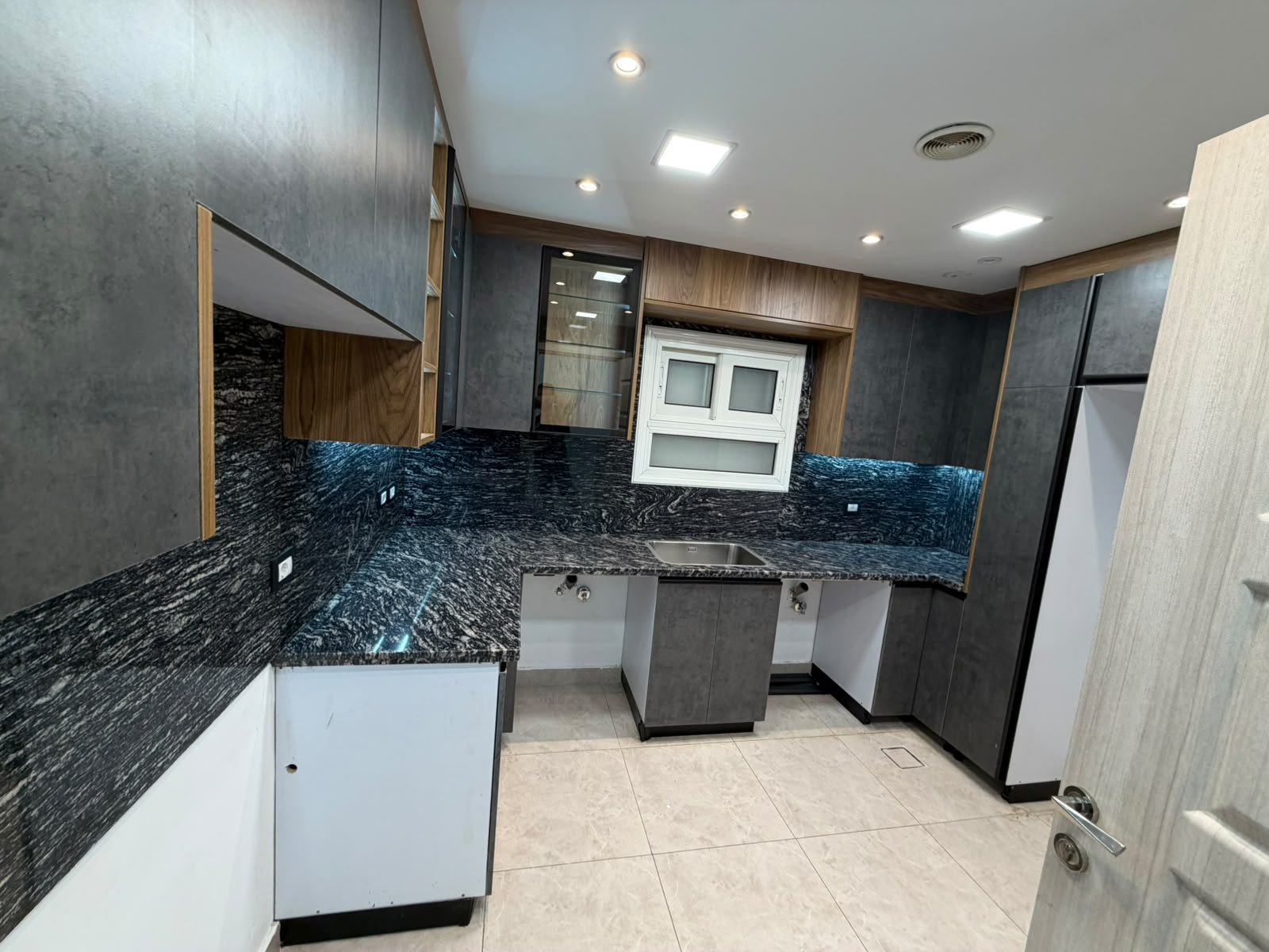 Apartment for Sale in Madinaty B12 - 8 Bedrooms, Garden View