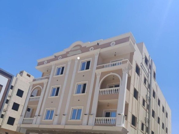 Front and side exterior of the penthouse building, Bayt Al Watan District 2, Fifth Settlement, penthouse for sale | الواجهة الأمامية والجانبية لمبنى البنتهاوس، بيت الوطن الحي الثاني، التجمع الخامس، بنتهاوس للبيع