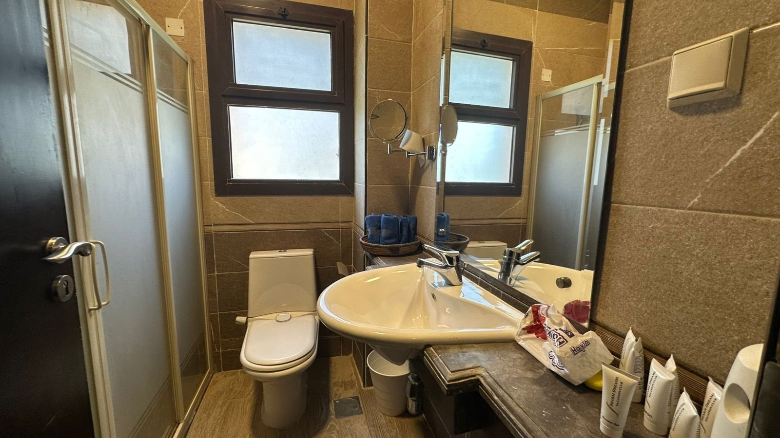 7-mivida-twin-sale-254-06 Bathroom with shower, Mivida twin house for sale or rent | حمام بدش، توين هاوس للبيع أو للإيجار في ميفيدا