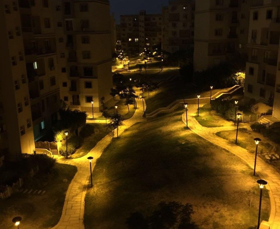 Night landscape view, Madinaty furnished apartment for rent | إطلالة ليلية على اللاندسكيب، شقة مفروشة للإيجار في مدينتي