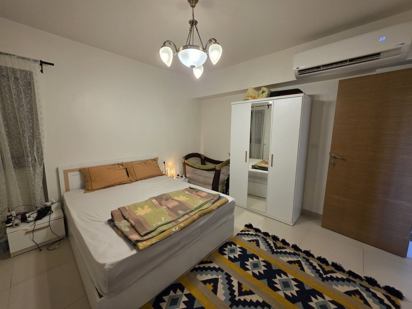 Bedroom with air conditioner, chalet for rent in Marassi Marina 1, North Coast | غرفة النوم وتكييف، شاليه للإيجار في مراسي مارينا 1، الساحل الشمالي