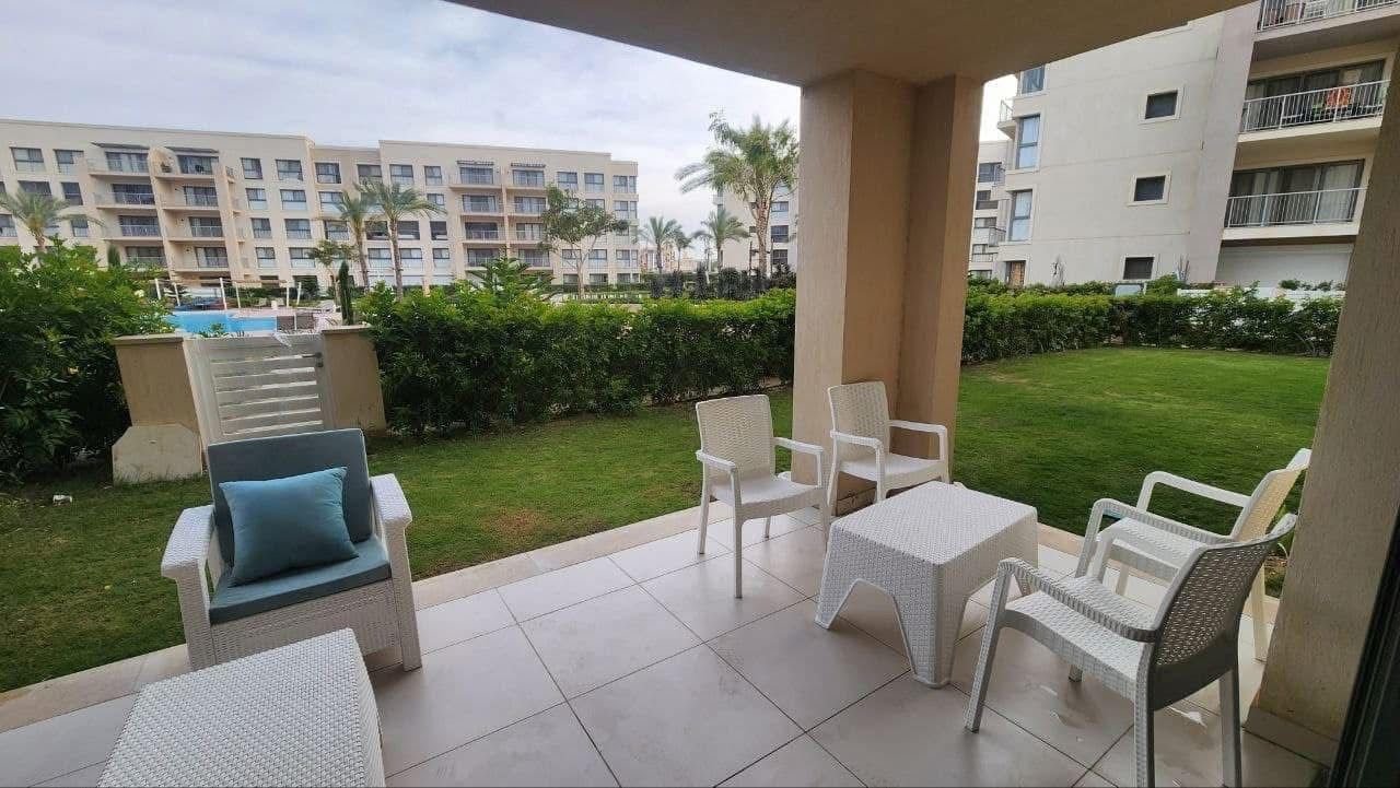 Terrace opening onto the garden, Marassi Marina 2 North Coast chalet for rent | تراس مفتوح على الحديقة، شاليه للإيجار في مراسي مارينا 2 الساحل الشمالي