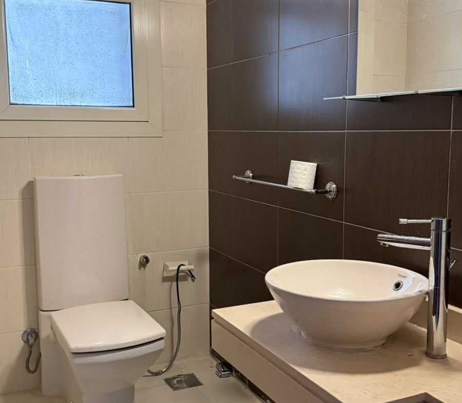 Bathroom, The Village garden apartment for sale | حمام، شقة بحديقة للبيع في ذا فيلدج