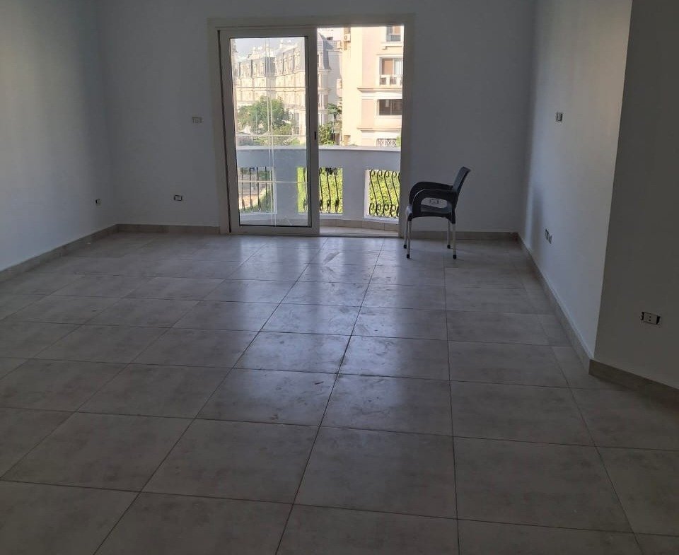 Reception with terrace doors, Mountain View Hyde Park iVilla for rent | ريسيبشن بأبواب تراس، آي فيلا للإيجار في ماونتن فيو هايد بارك
