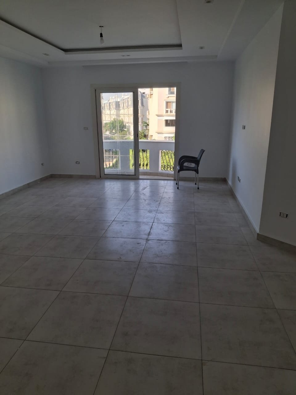 Reception with terrace doors, Mountain View Hyde Park iVilla for rent | ريسيبشن بأبواب تراس، آي فيلا للإيجار في ماونتن فيو هايد بارك