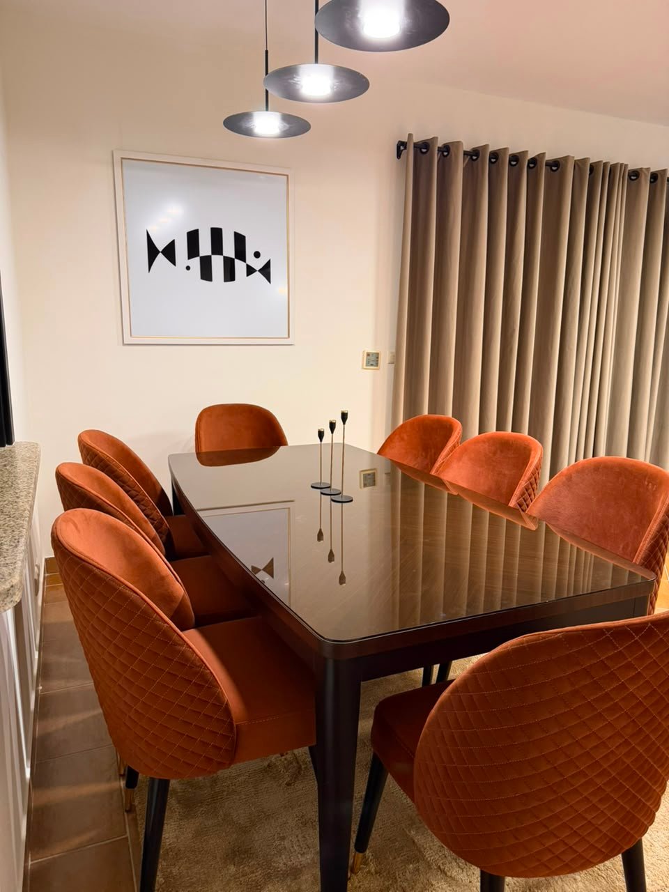 84-marassi-victoria-309-04 Dining room with upholstered chairs, villa for rent in Marassi Victoria, North Coast | غرفة طعام بكراسي منجدة، فيلا للإيجار في مراسي فيكتوريا، الساحل الشمالي