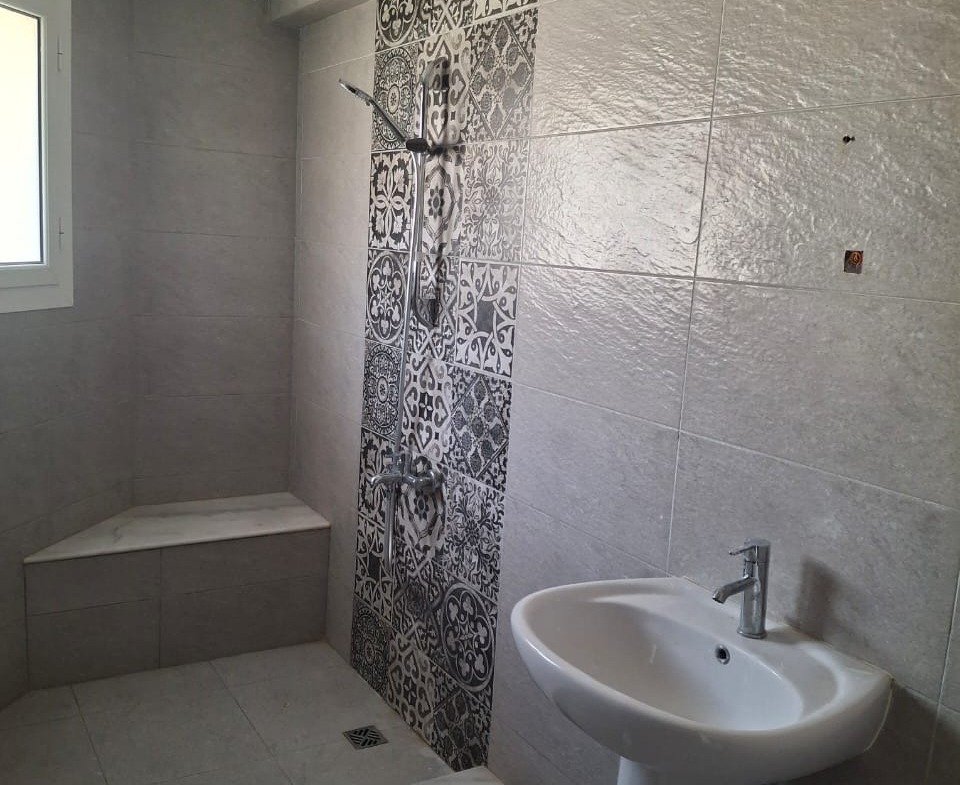 Bathroom with shower, Mountain View Hyde Park iVilla for rent | حمام بدش، آي فيلا للإيجار في ماونتن فيو هايد بارك
