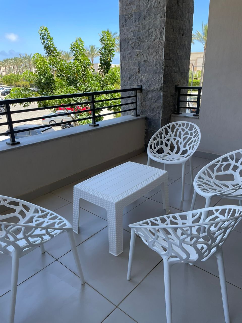 9-marassi-marina-280-10 Furnished balcony seating, chalet for rent in Marassi Marina 1, North Coast - R&C Estate | جلسة بلكونة مفروشة، شاليه للإيجار في مراسي مارينا 1، الساحل الشمالي - R&C Estate
