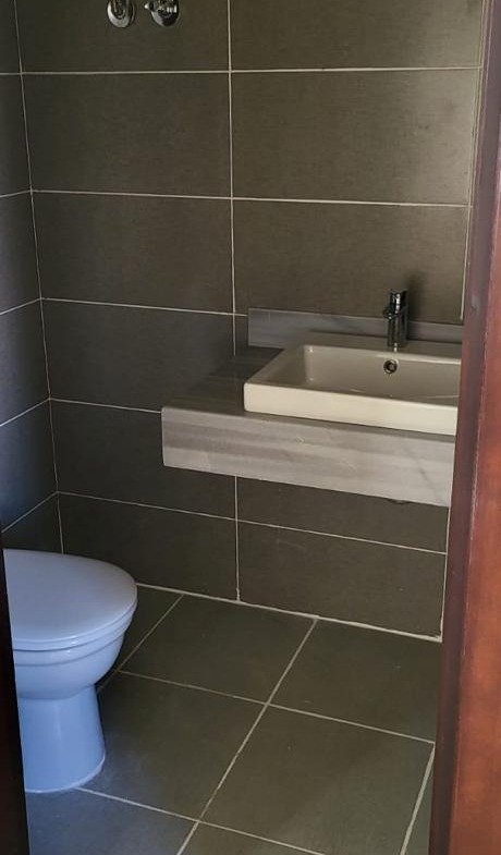 First tiled bathroom, Marsa Baghush villa for sale | الحمام الأول بالسيراميك، فيلا للبيع في مرسى باجوش