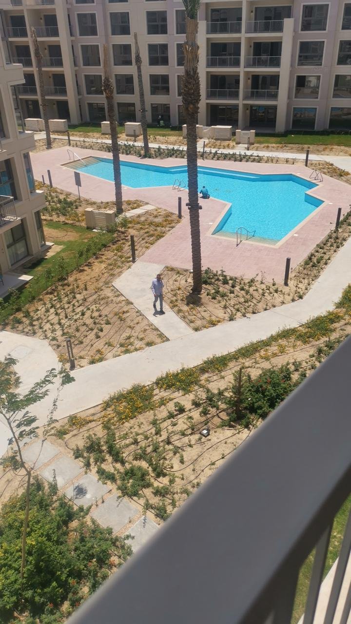 Pool view from the terrace, chalet for rent in Marassi Marina 2, North Coast | إطلالة حمام السباحة من التراس، شاليه للإيجار في مراسي مارينا 2، الساحل الشمالي