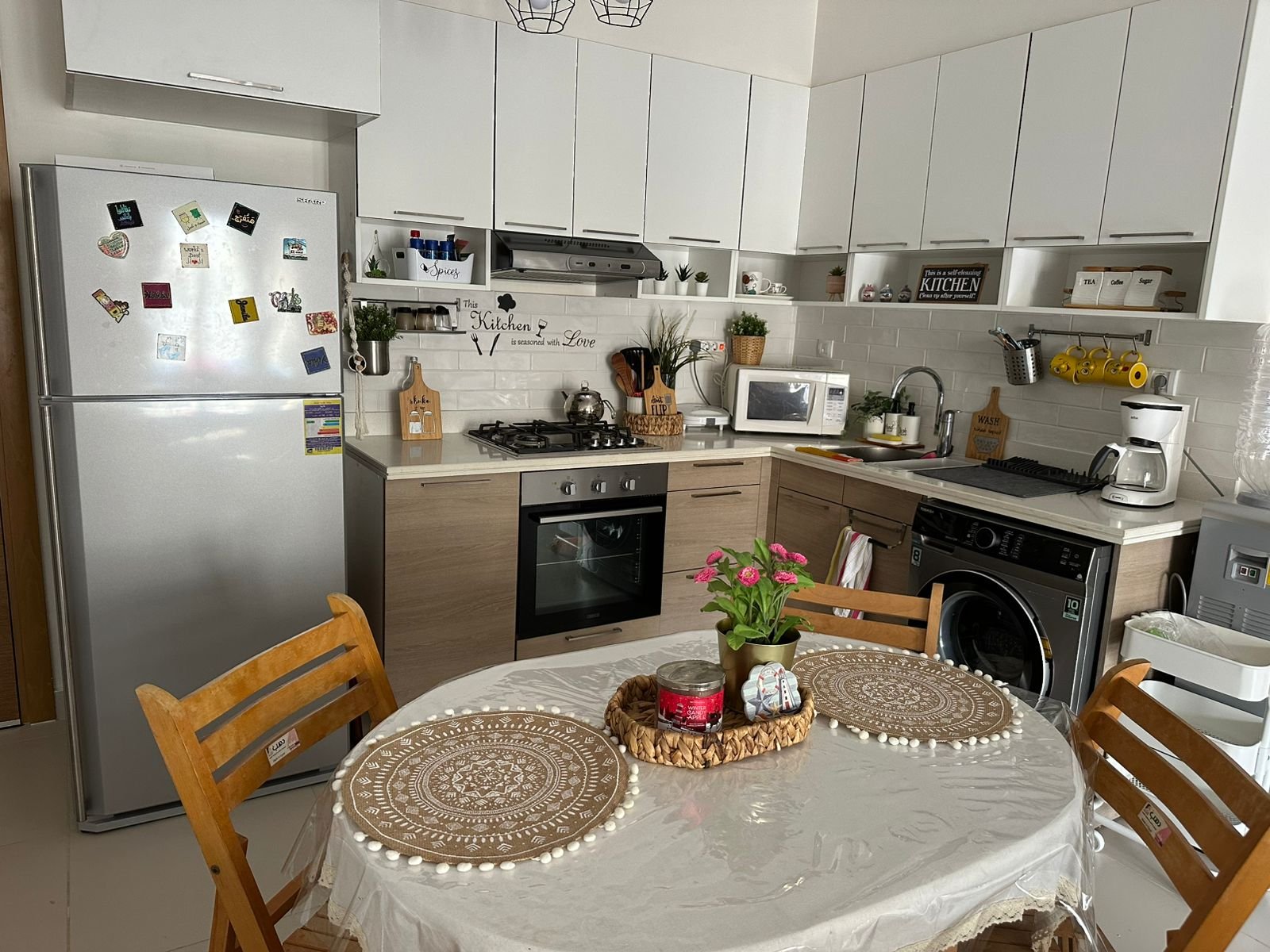 94-marassi-marina-2-310-04 Kitchen appliances and dining table, chalet for rent in Marassi Marina 2, North Coast | أجهزة المطبخ وطاولة الطعام، شاليه للإيجار في مراسي مارينا 2، الساحل الشمالي