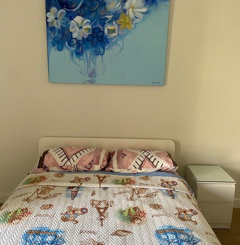 Single bedroom, Mivida Boulevard furnished apartment for rent | غرفة بسرير مفرد، شقة مفروشة للإيجار في ميفيدا بوليفارد