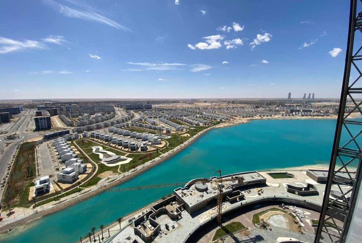 Panoramic aerial view of the lagoon and marina district - chalet in Alamein Towers