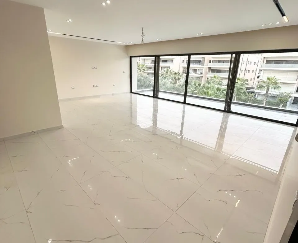Wide reception with floor to ceiling windows, apartment for rent in Lake View Residence