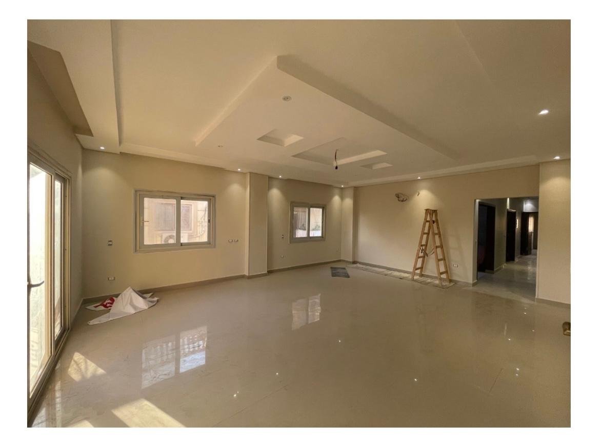 apartment-for-sale-al-banafseg-6-new-cairo-210-sqm-reception-2 ريسبشن فاضي بسلم وشباك عريض - شقة في البنفسج 6، القاهرة الجديدة