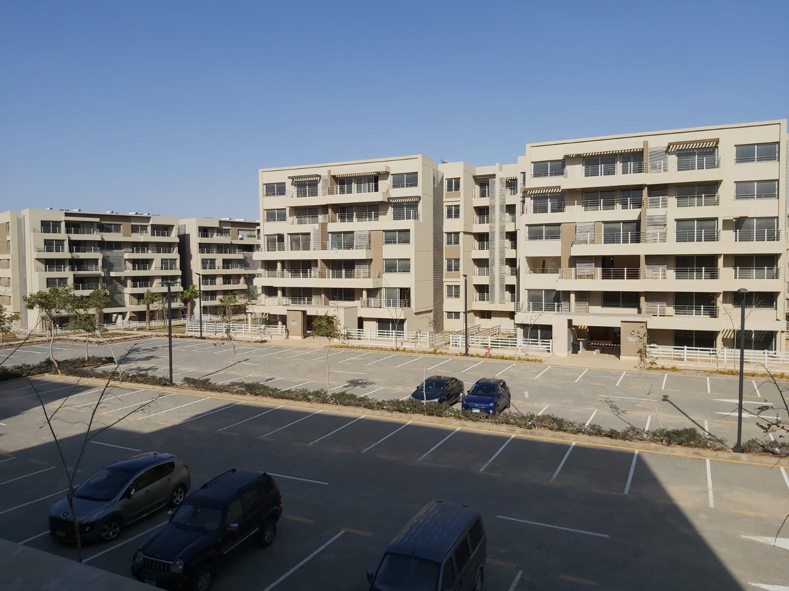 capital-gardens-mostakbal-city-compound-6 بلوكات سكنية فوق موقف سيارات بعدة سيارات - شقة في كابيتال جاردنز بجوار مدينتي، مدينة المستقبل