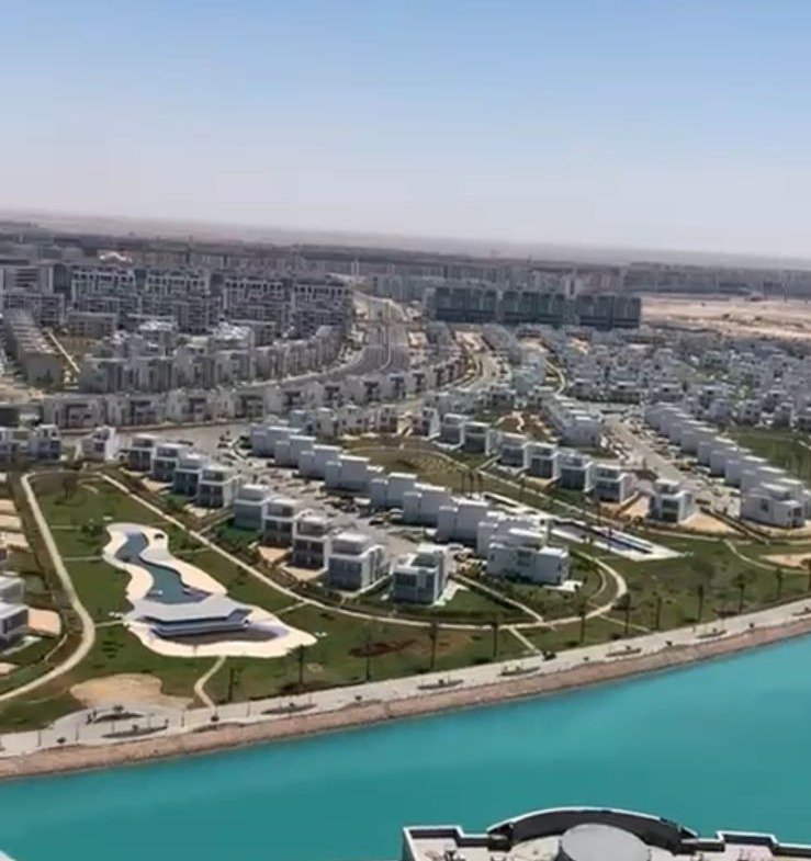 إطلالة جوية على المدينة الساحلية واللاجونات - شاليه في علم الروم العلمين الجديدة