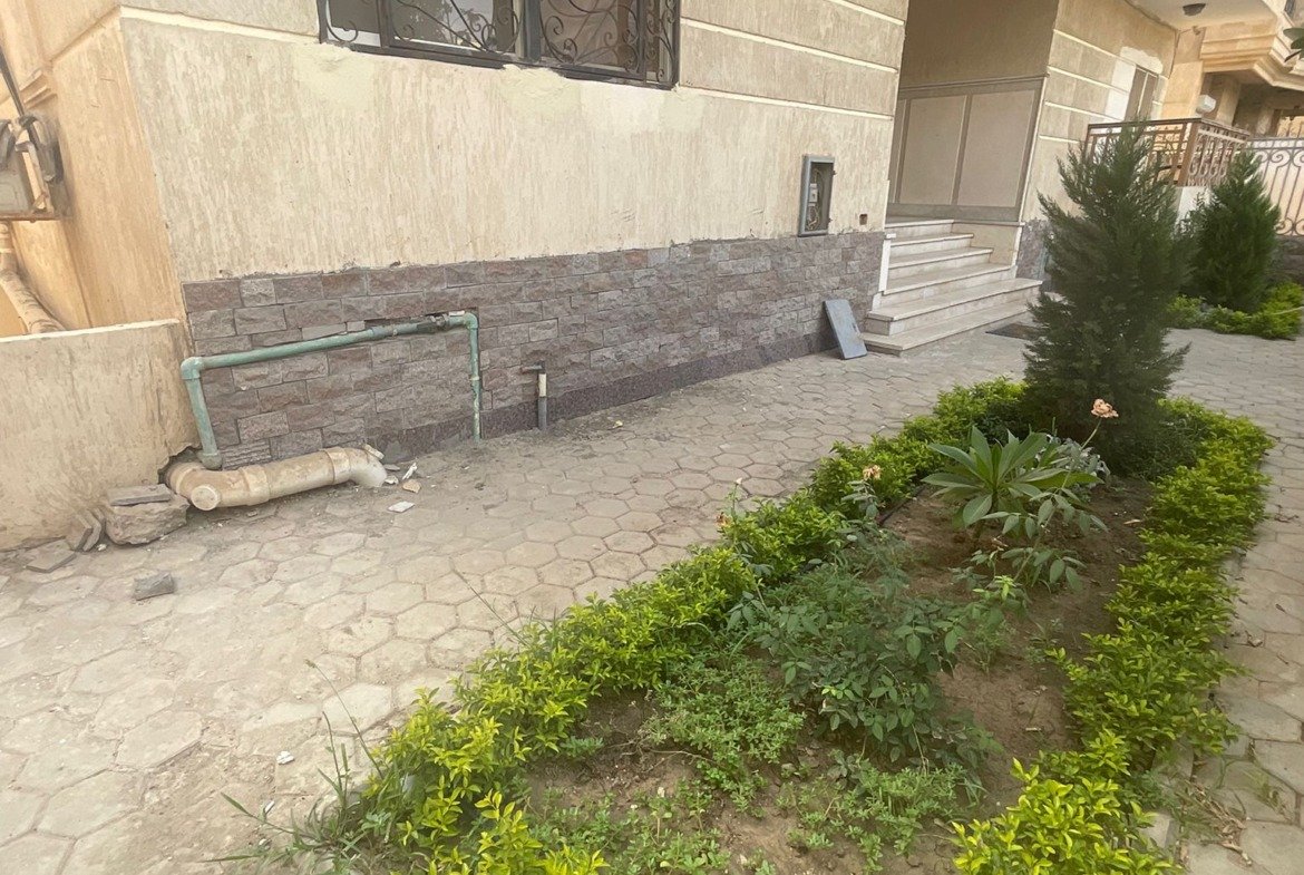 Private garden of 150 sqm with planted bed, Al Banafseg 3 villas - حديقة خاصة 150 متر بمسطح أخضر، فيلات البنفسج 3