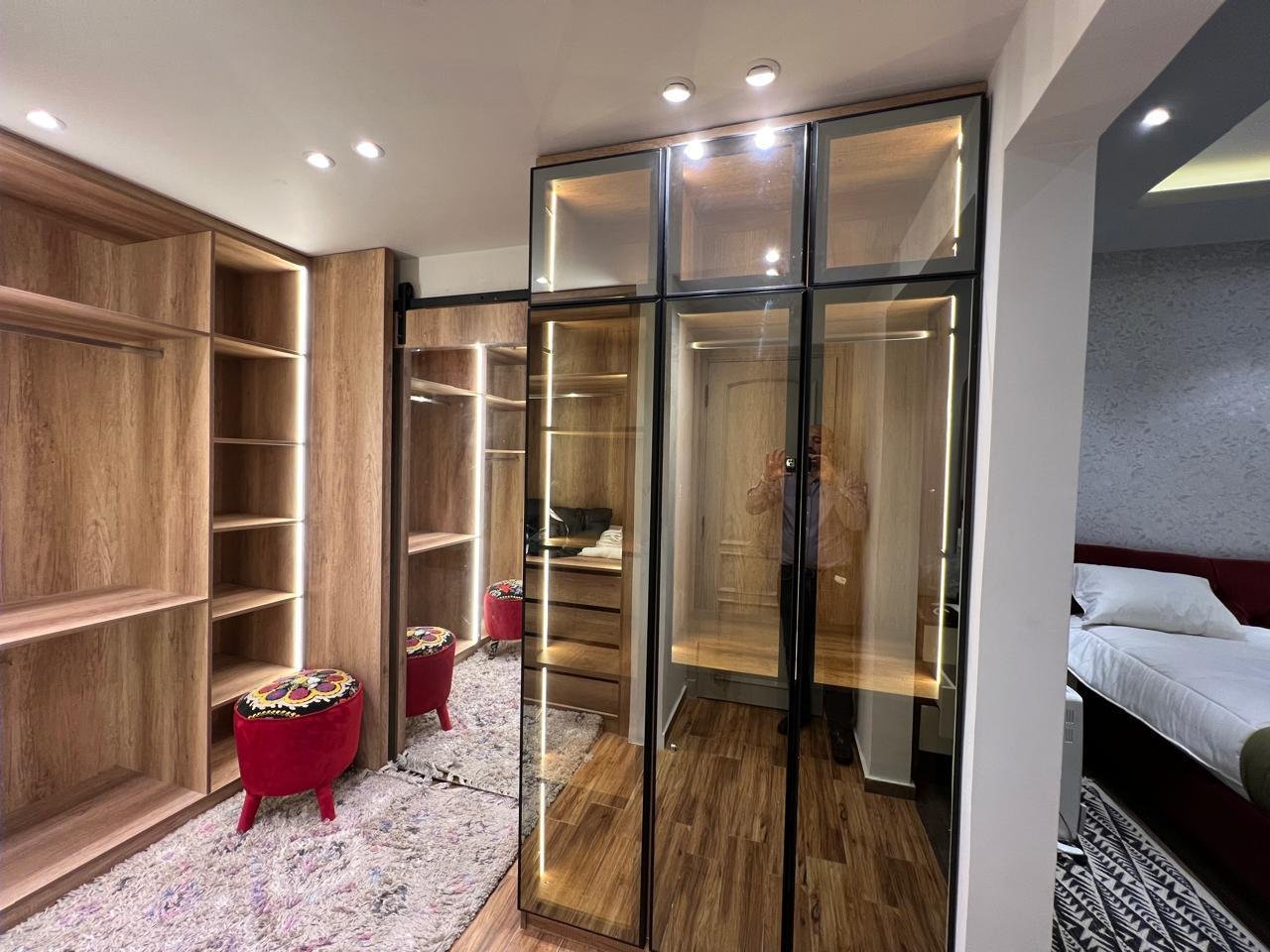 Furnished apartment for rent in Eastown SODIC New Cairo, reception area - شقة مفروشة للإيجار في إيستاون التجمع الخامس، منطقة الاستقبال 114-06