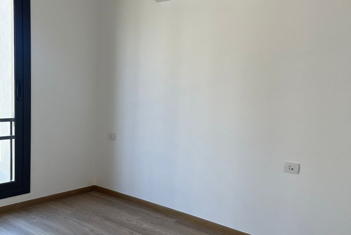 Empty room with air conditioner - apartment in Fifth Square, New Cairo