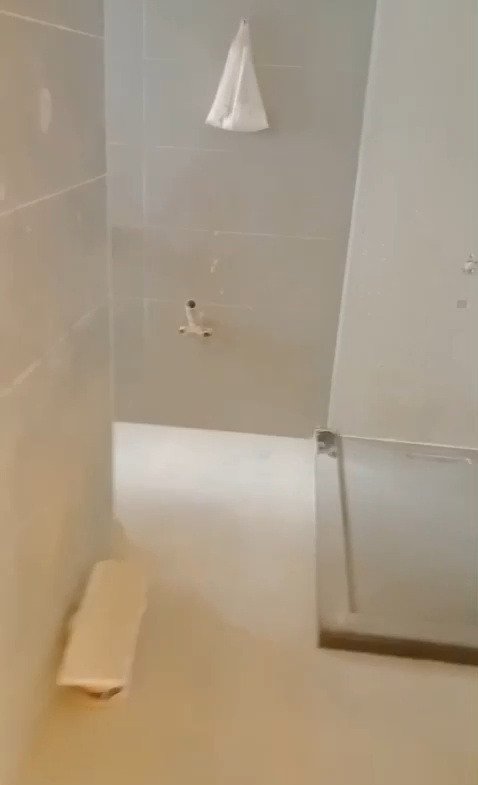 Shower floor with a glass screen and a niche - apartment in Mountain View iCity, New Cairo