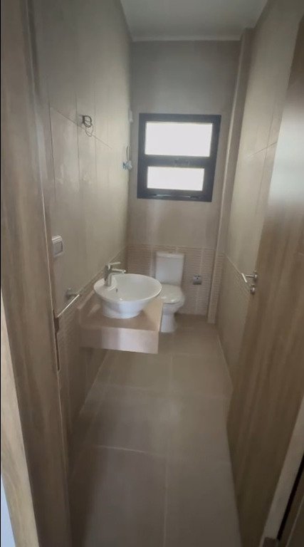 Small bathroom with window - apartment in Fifth Square, New Cairo